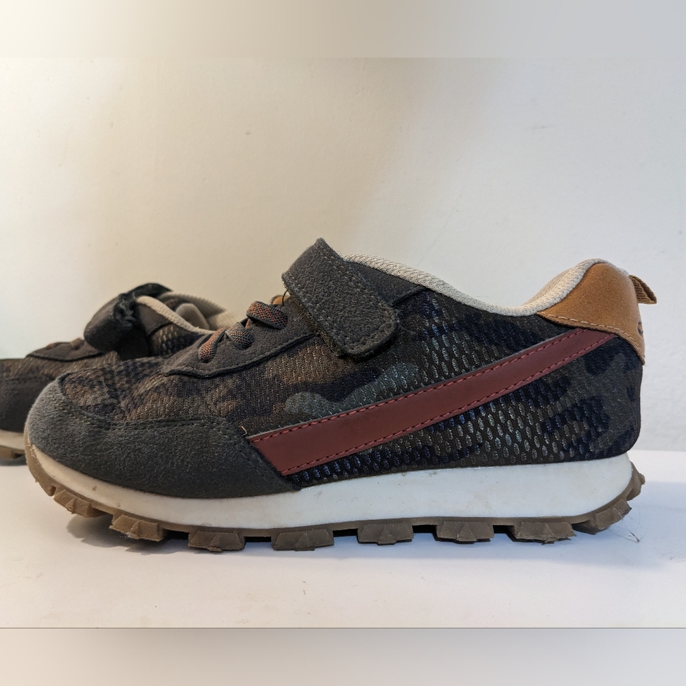 Carter’s Velcro Shoes Size 2M
